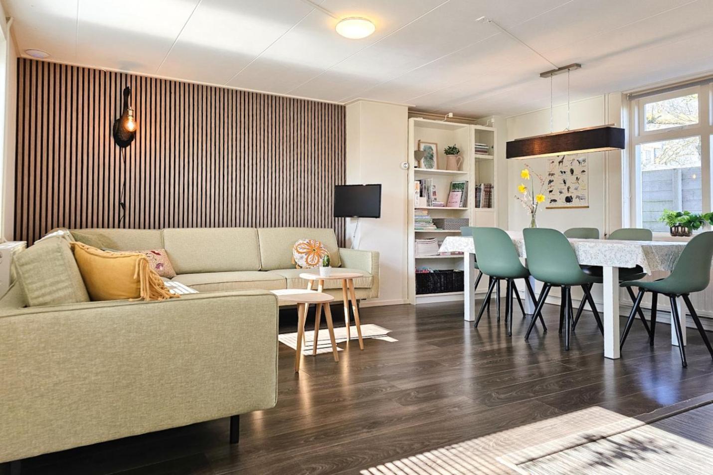 Vakantiehuis Vakantiewoning De Weide Blik Se12 *